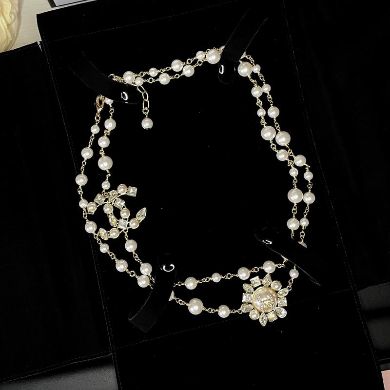 Chanel necklace 1lyx39